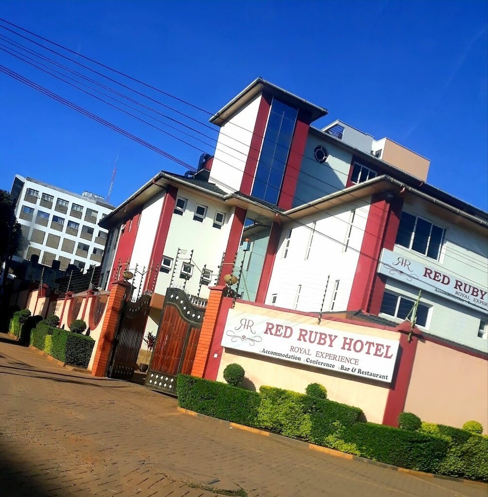 Red Ruby Hotel 3/33