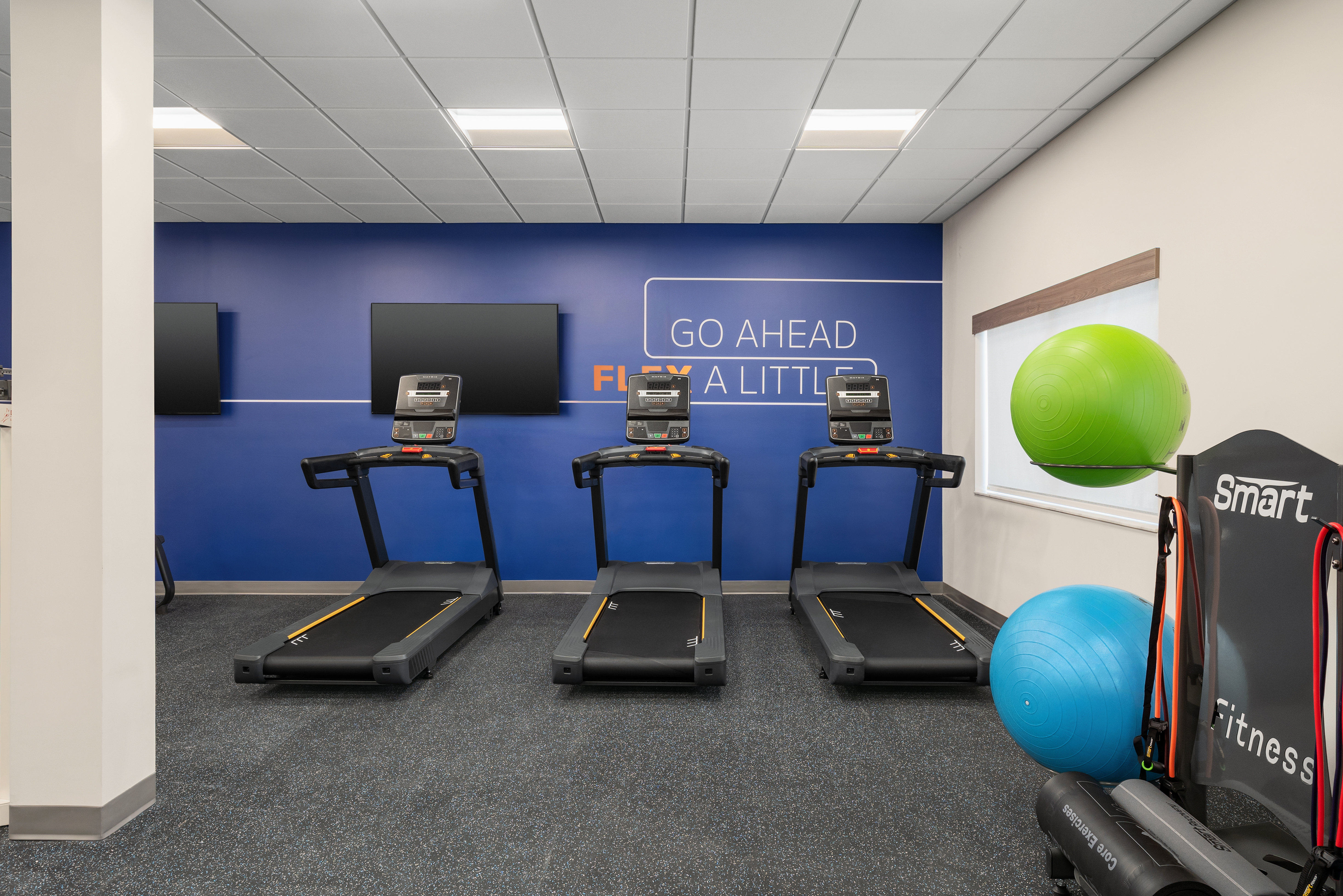 Holiday Inn Express & Suites Miami Intl Airport - 36th St 29/50