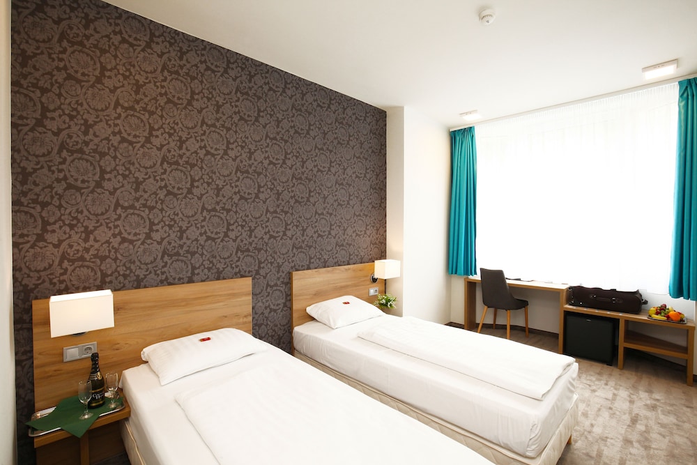 Medos Hotel Budapest 18/50
