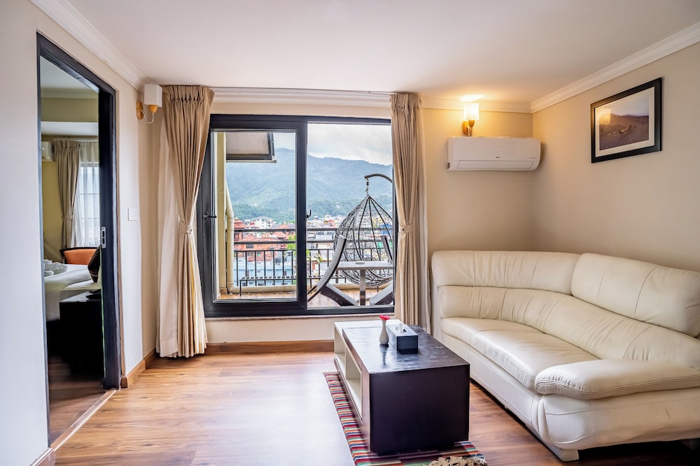 Hotel Sarowar 32/50