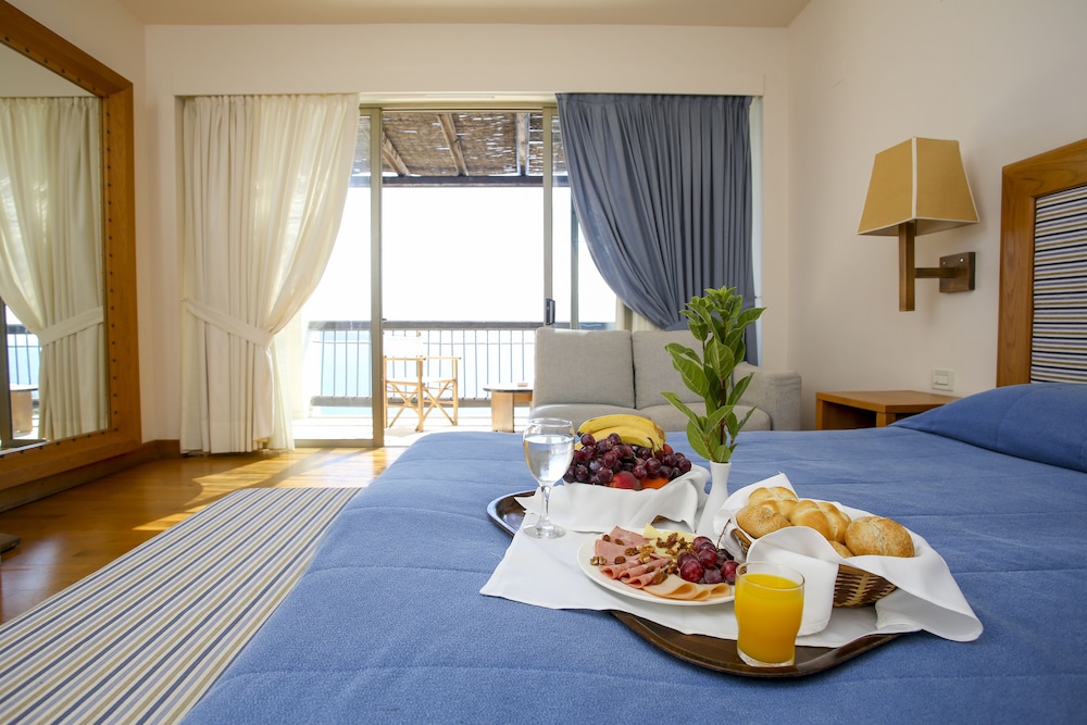 Ionian Blue Bungalows And Spa Resort 28/65