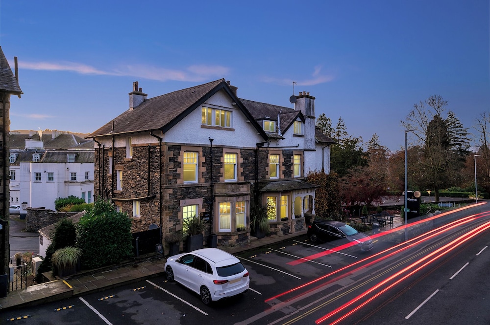 Cranleigh Boutique 36/46