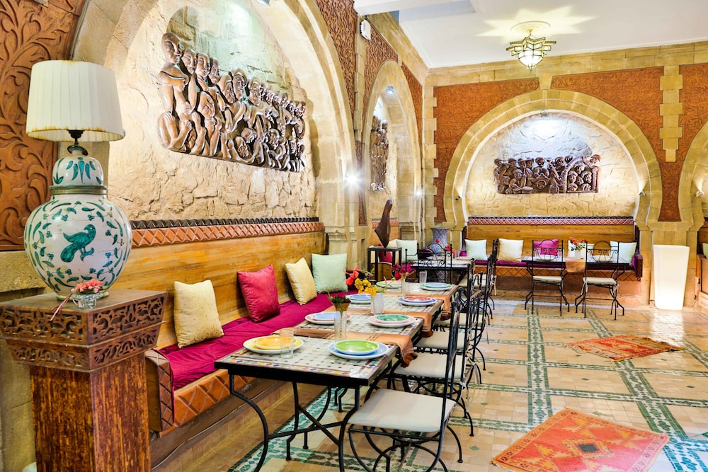 Riad Al Khansaa 54/70