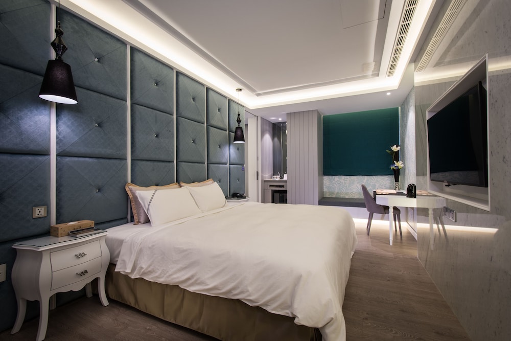 Uher Luxury Resort Hotel 7/50