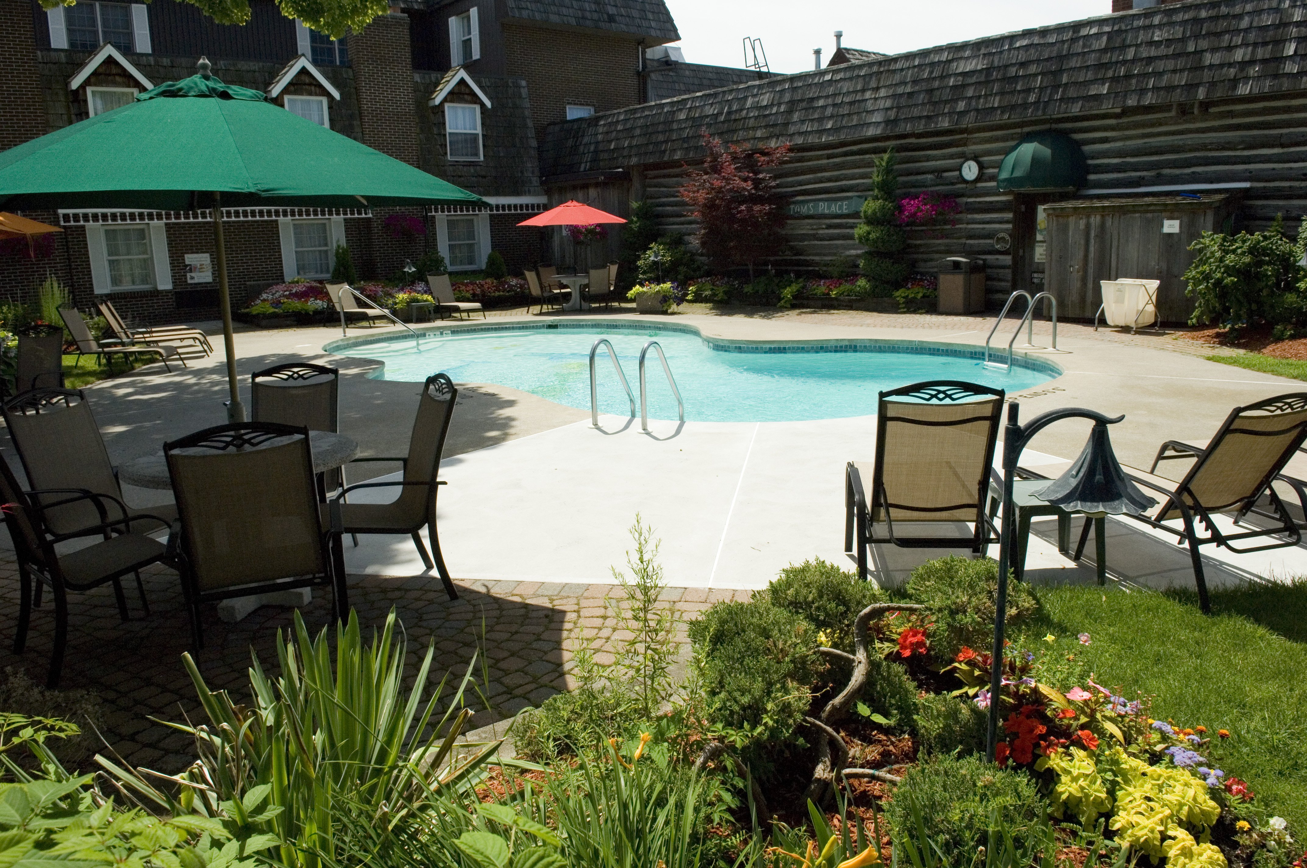 Best Western Plus Fireside Inn 76/79