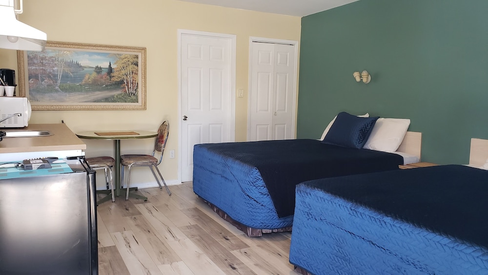 Oakwood Motel 10/56