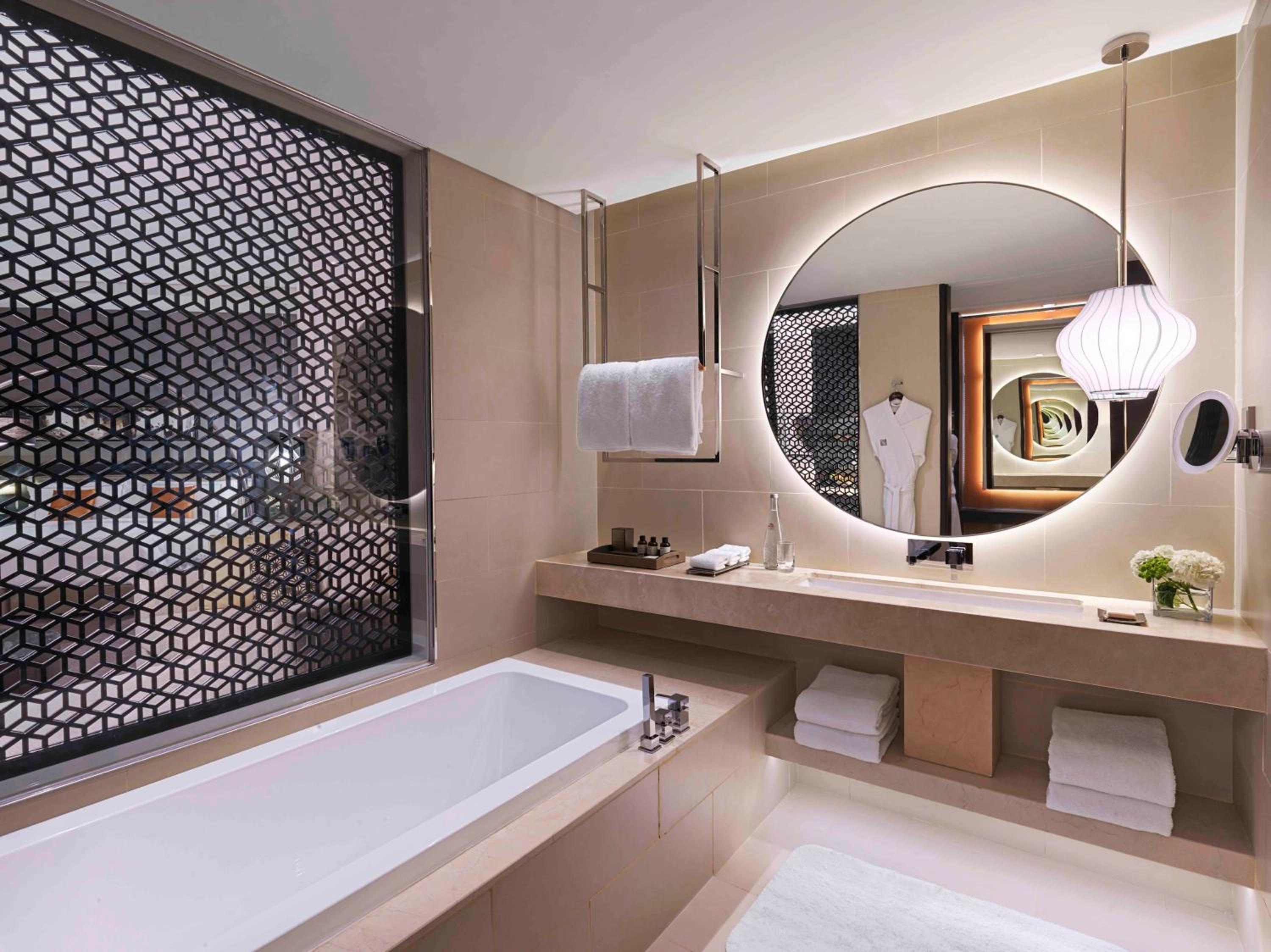 جناح جونيور بسرير كينج للمدخنين، فيرمونت الرياض(Fairmont Riyadh) 5/7