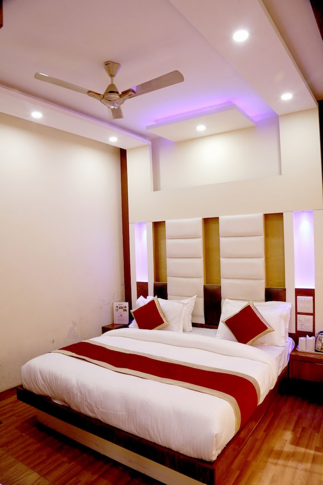 Hotel Pink City 13/43