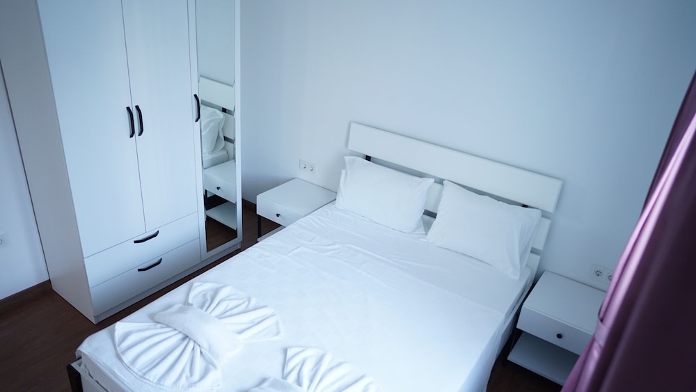 Karyada Hotel 10/50