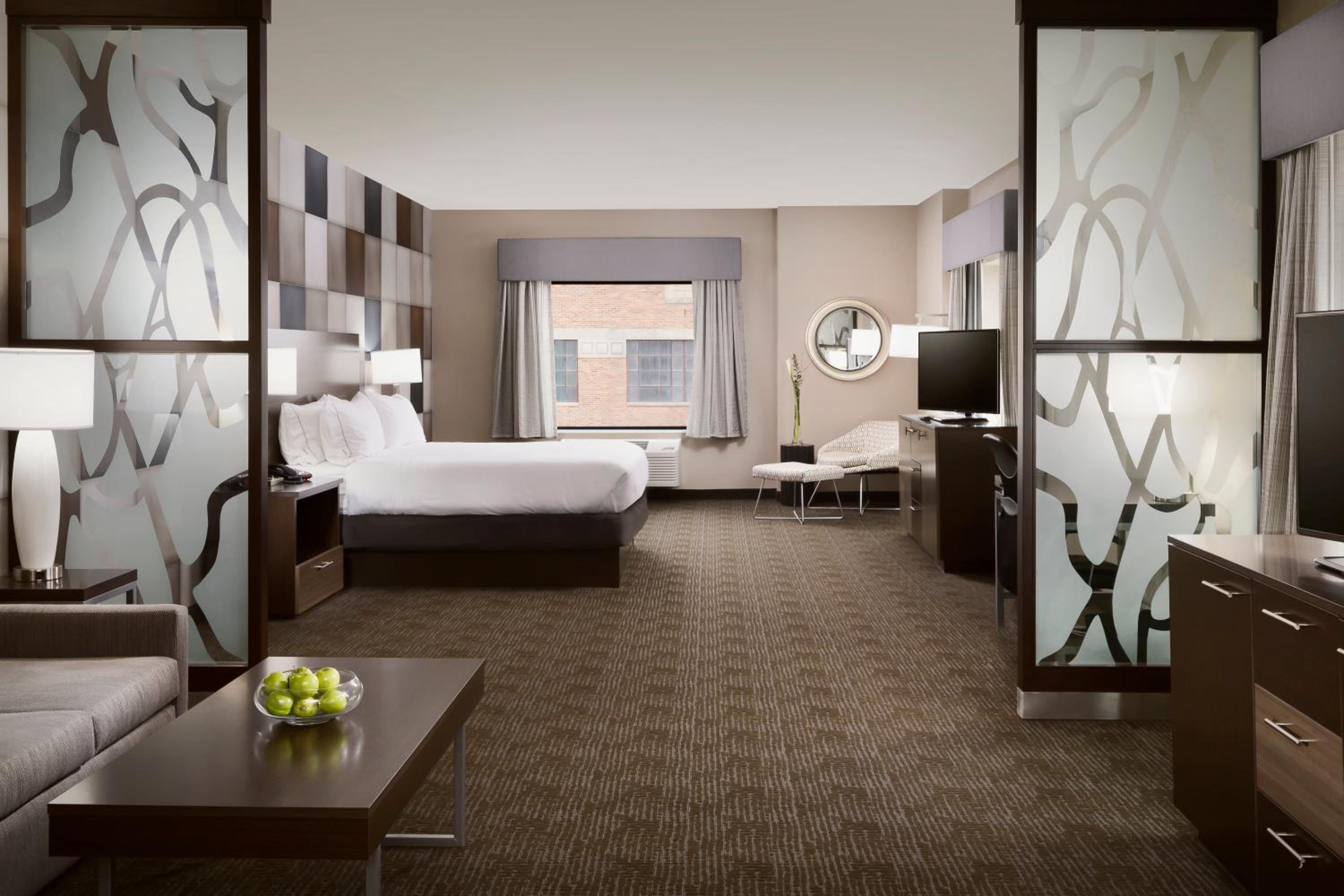 جناح لذوي الإعاقة، Holiday Inn Express & Suites Oklahoma City Dwtn - Bricktown 5/7