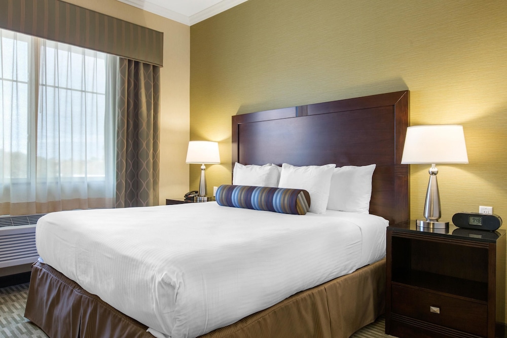 The Oaks Hotel And Suites 23/43