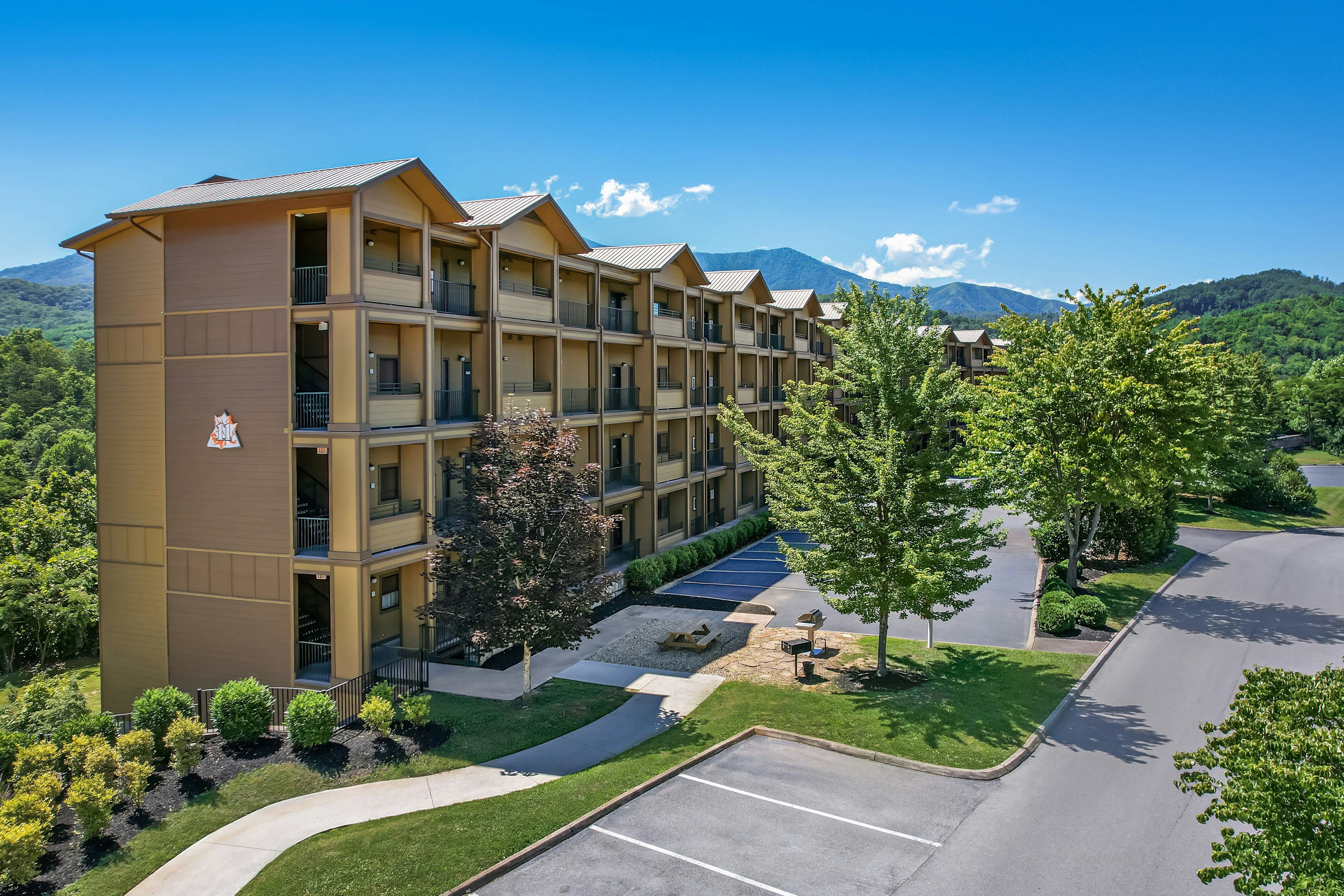 Hilton Vacation Club MountainLoft Gatlinburg 7/42