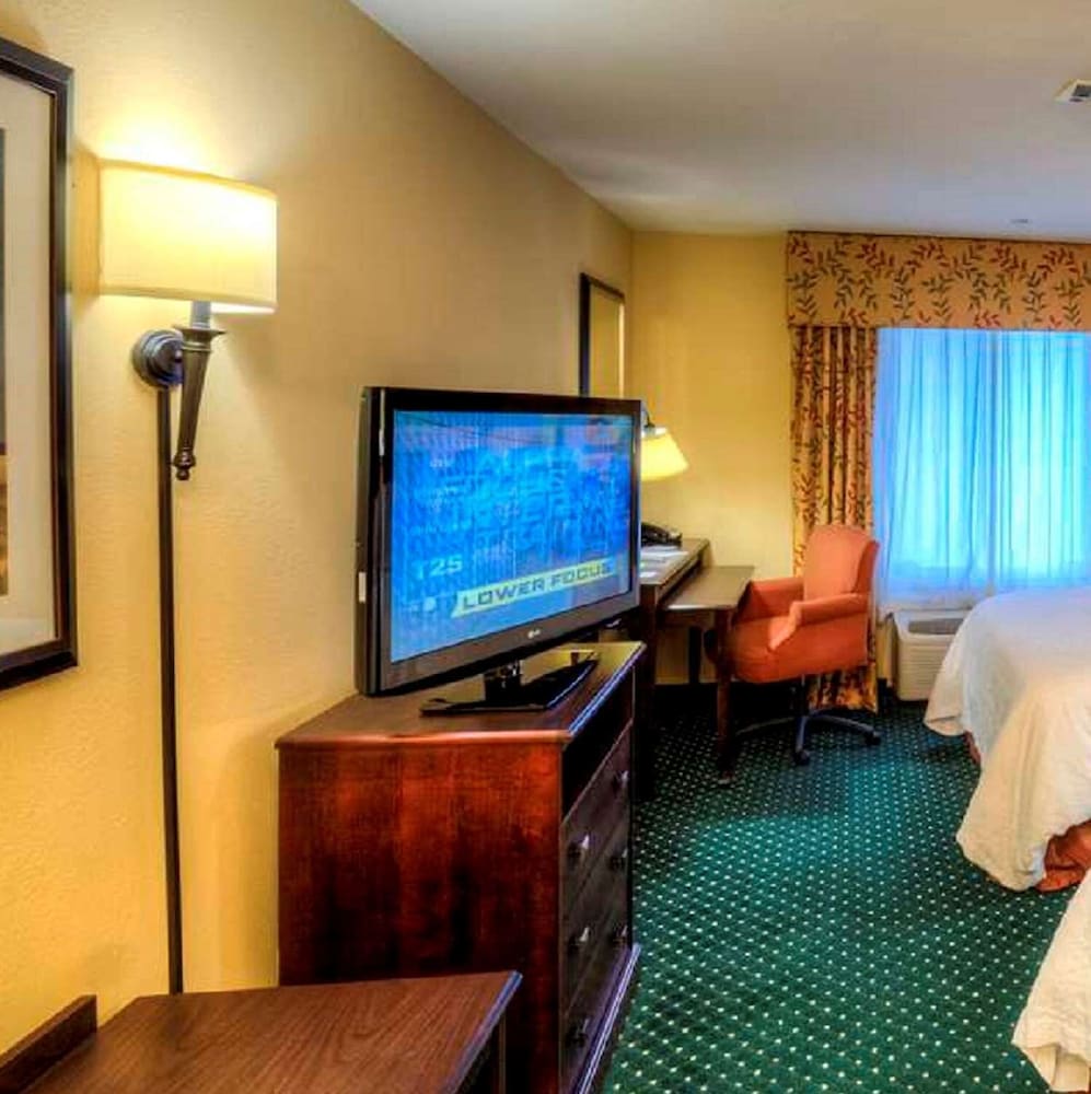 Hampton Inn and Suites Sacramento-Elk Grove Laguna I-5 30/50