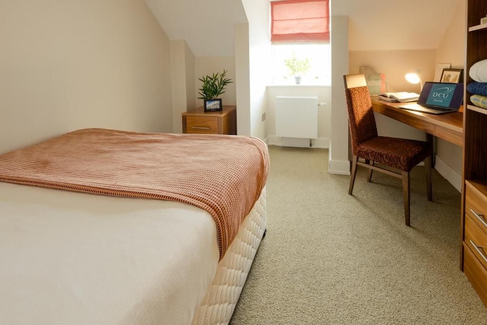 Dcu Rooms At All Hallows College 10/40