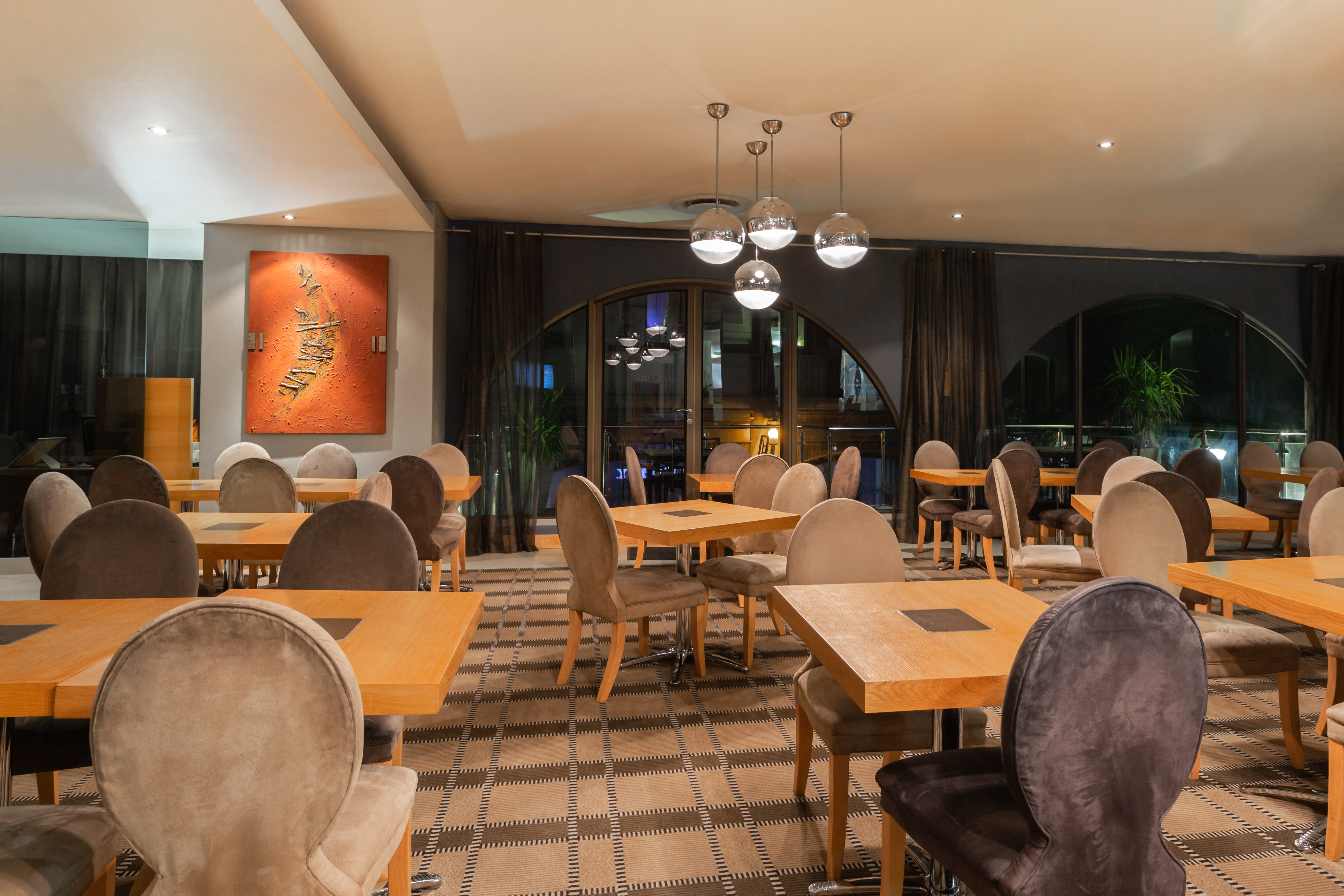 HOLIDAY INN EXPRESS CAPE TOWN CITY CENTRE 34/50