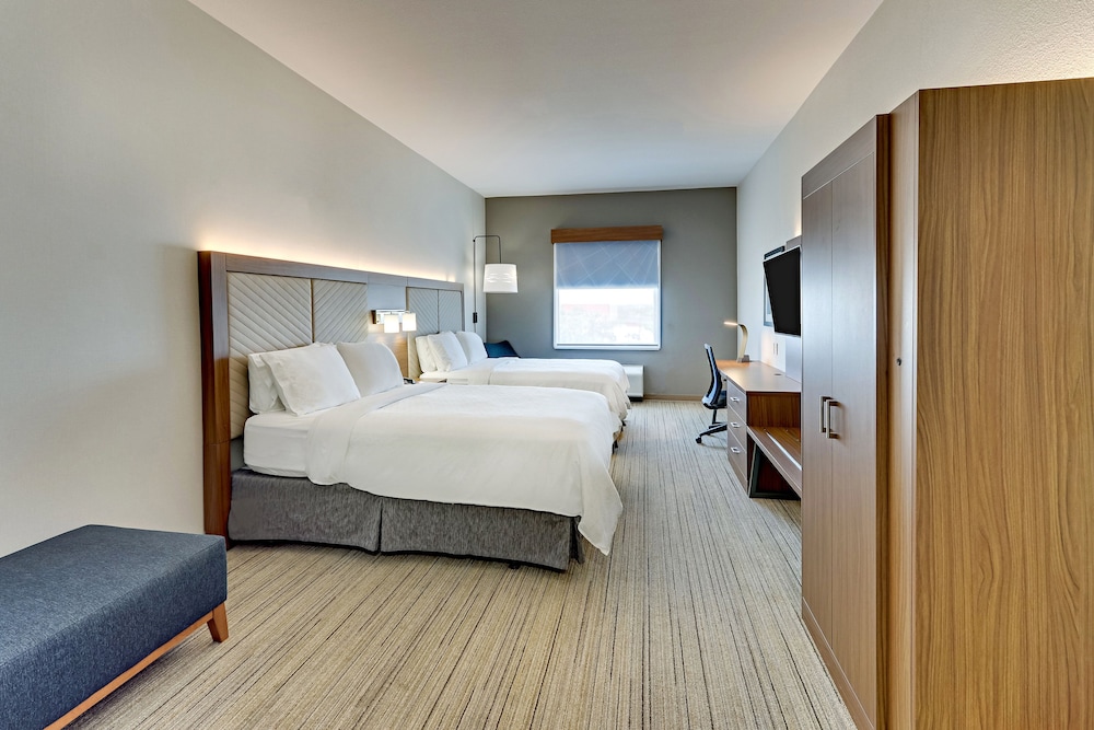 Holiday Inn Express Hotel & Suites Weatherford 25/57