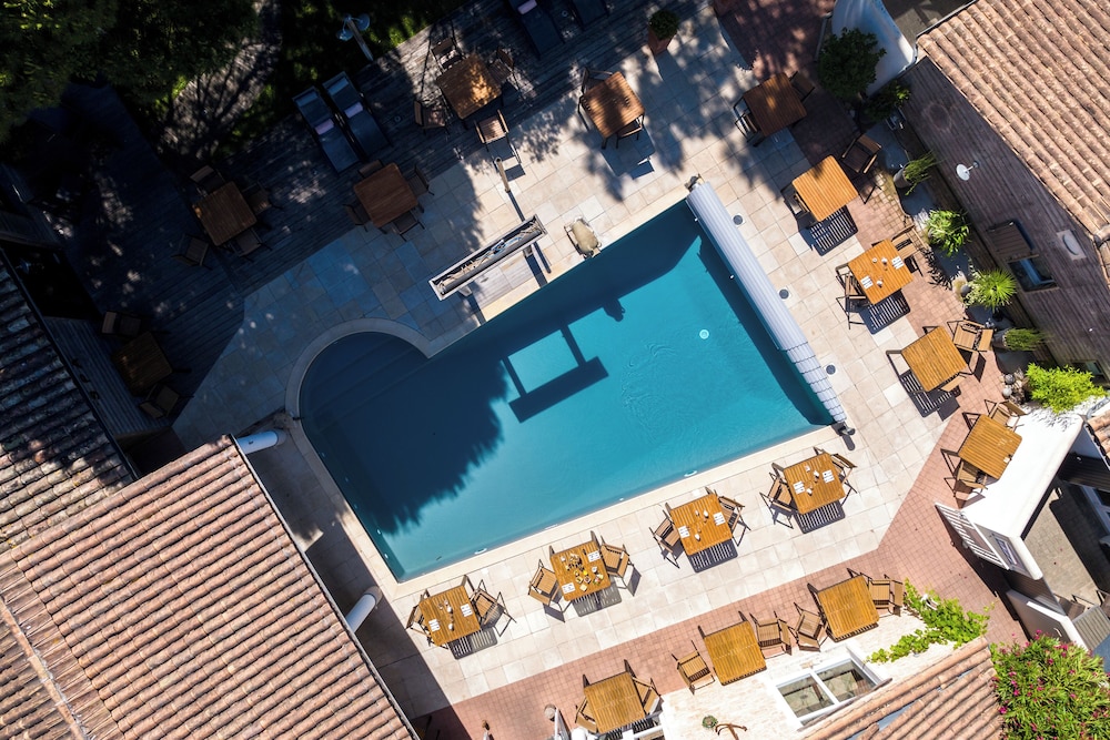 HOTEL RESTAURANT & SPA(FORMERLY PLAISIR PLAISIR) 28/50