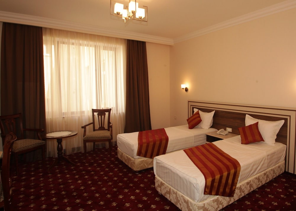 Artsakh Hotel 7/37