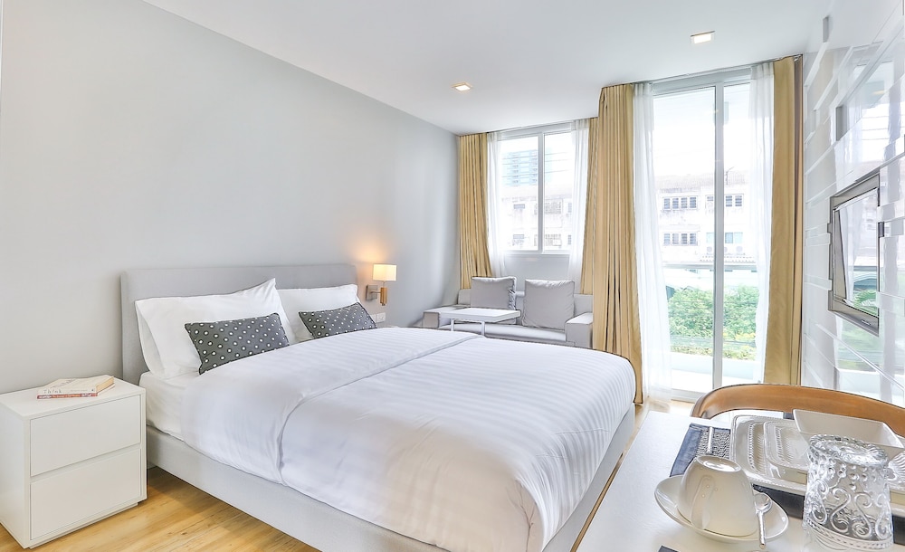 United Residence 18/50