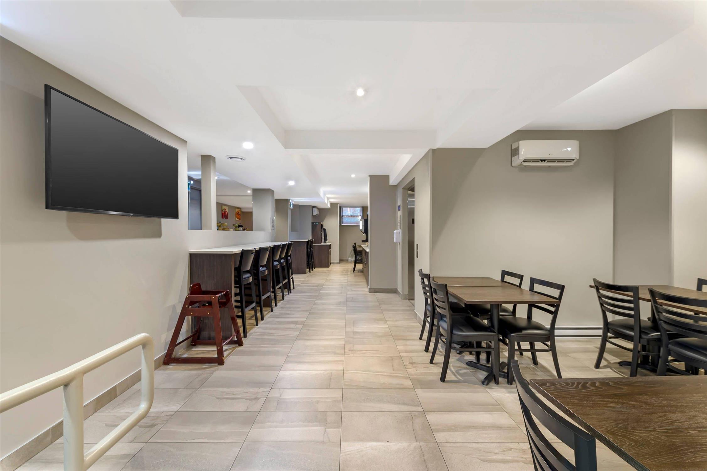 Quality Inn Centre-Ville 40/43