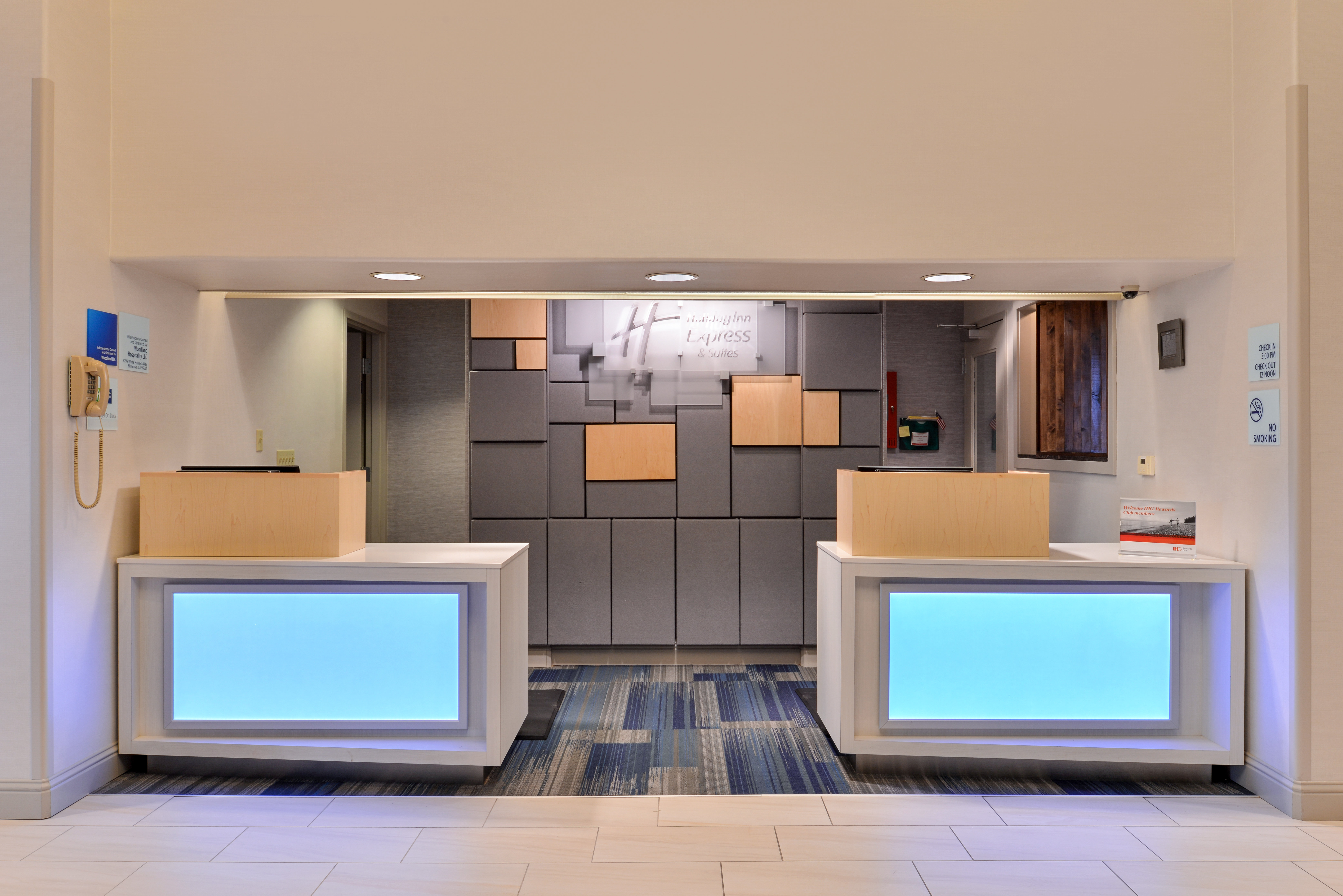 Holiday Inn Express Woodland 6/53