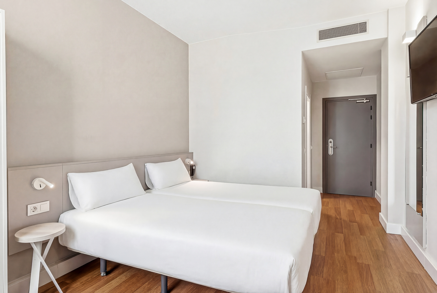 Standard, Twin Beds
