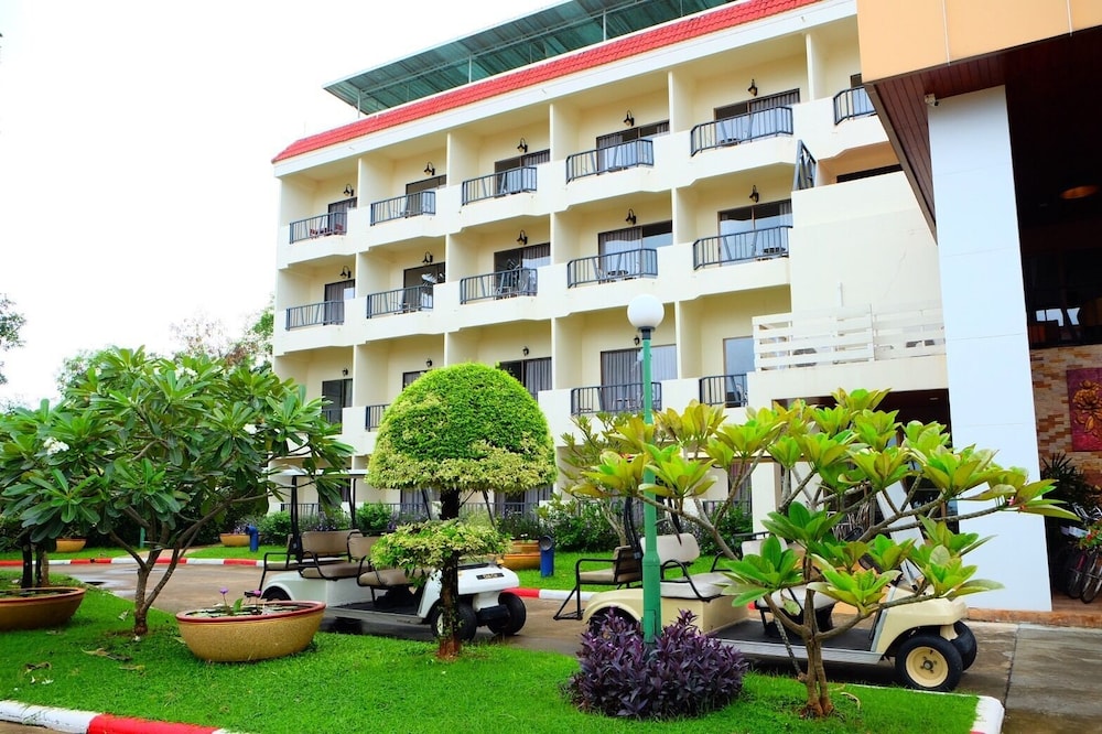 New Travel Beach Resort 7/68