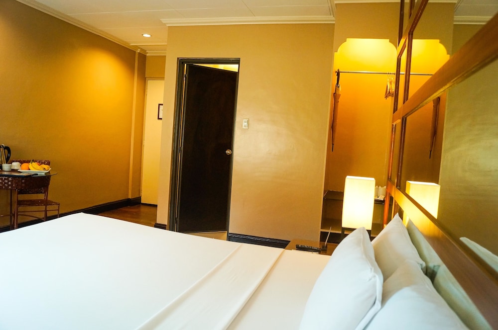 Hotel La Corona De Lipa 7/35