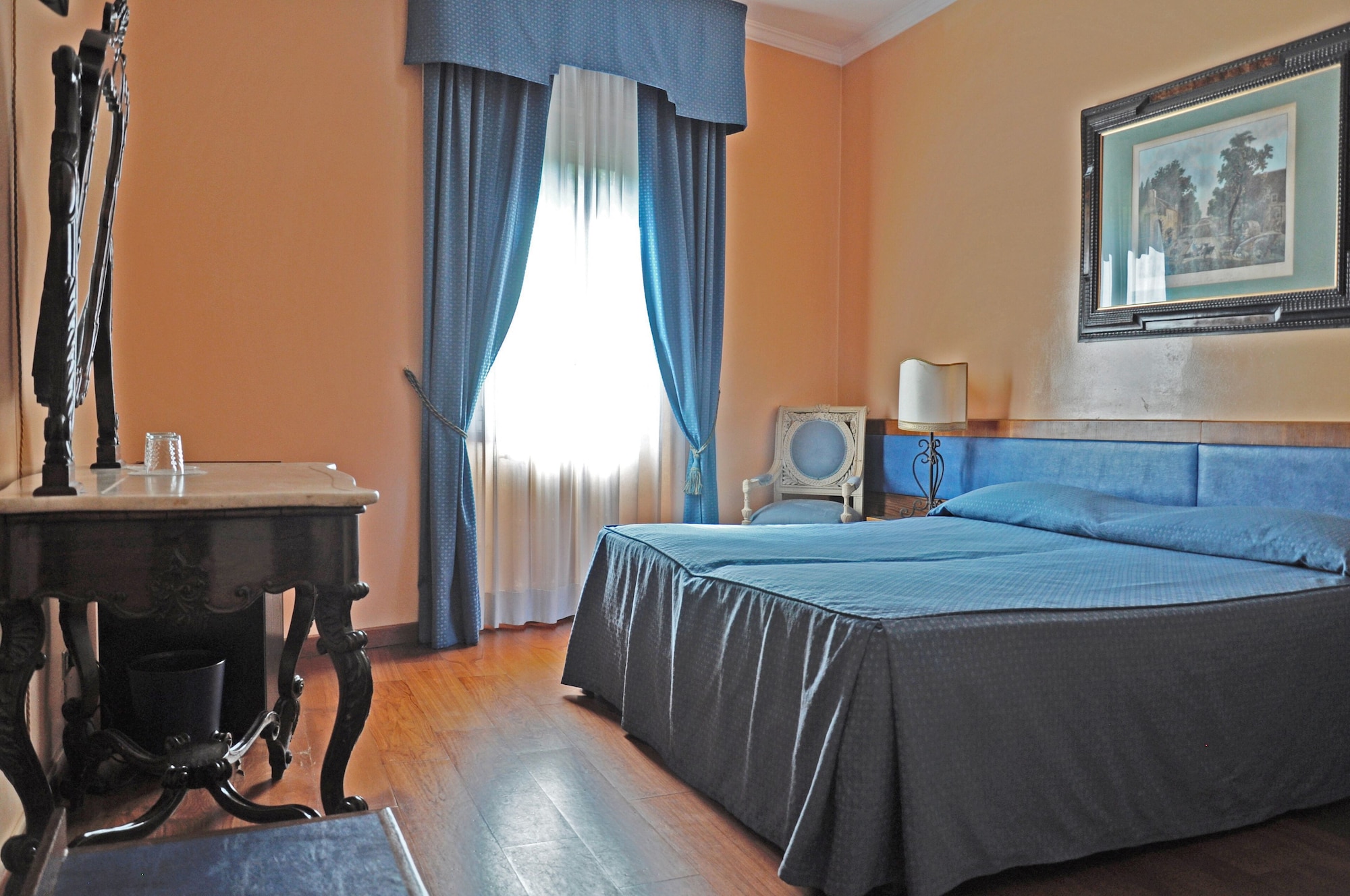 CLASSIC, DOUBLE OR TWIN BED