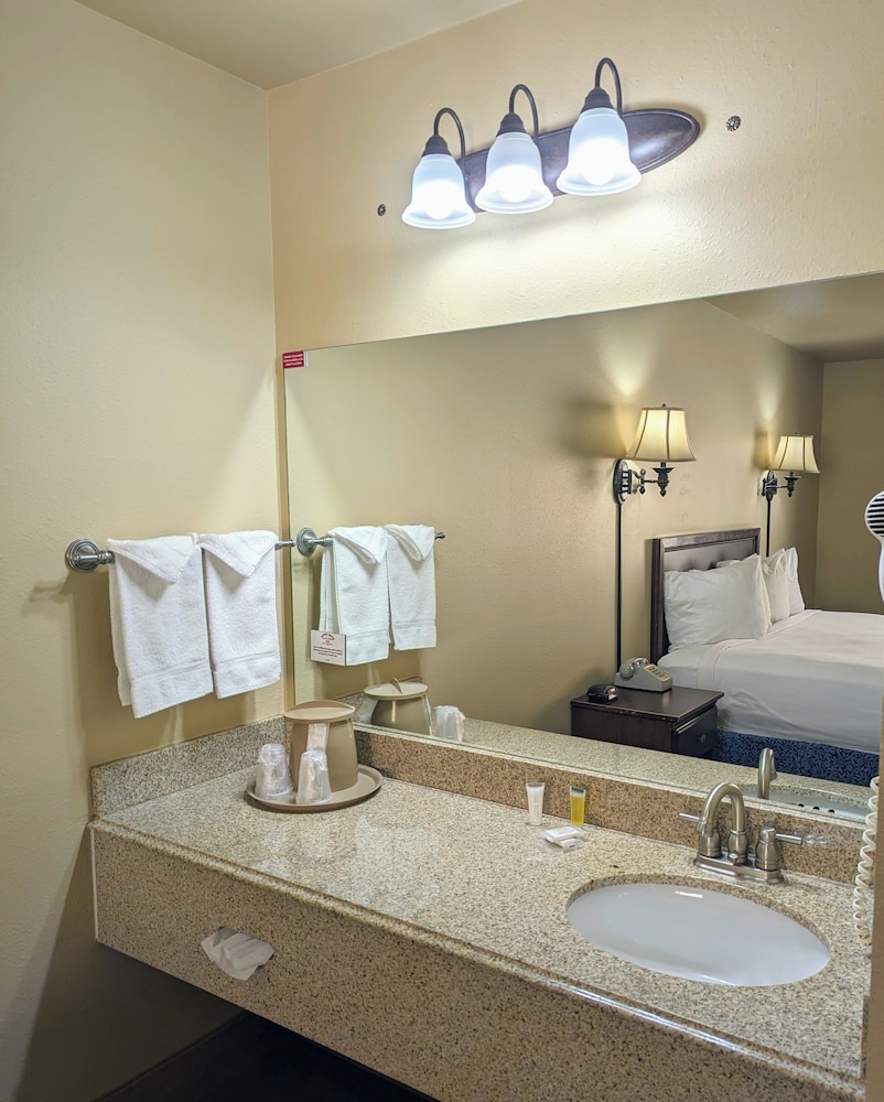 First Gold Hotel Suites Gaming 55/58