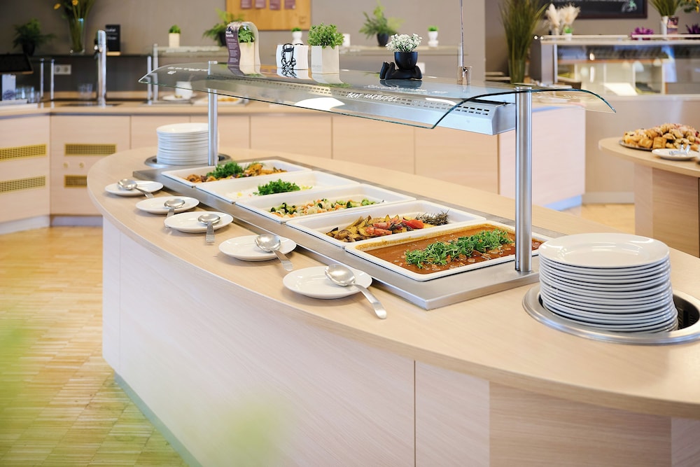 restaurant cafeteria