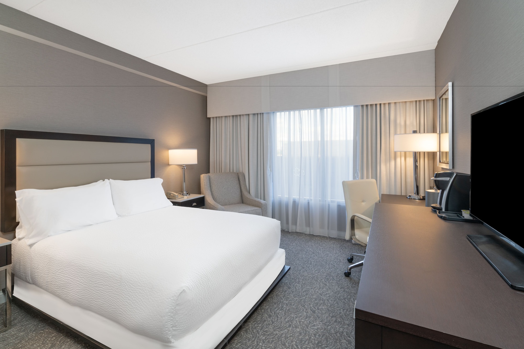 غرفة بريميوم بسرير كينج، Holiday Inn Wilmington 2/6