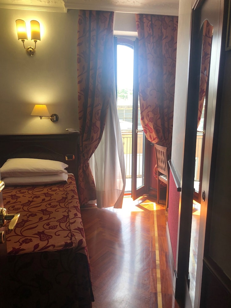 Best Roma Hotel 29/76