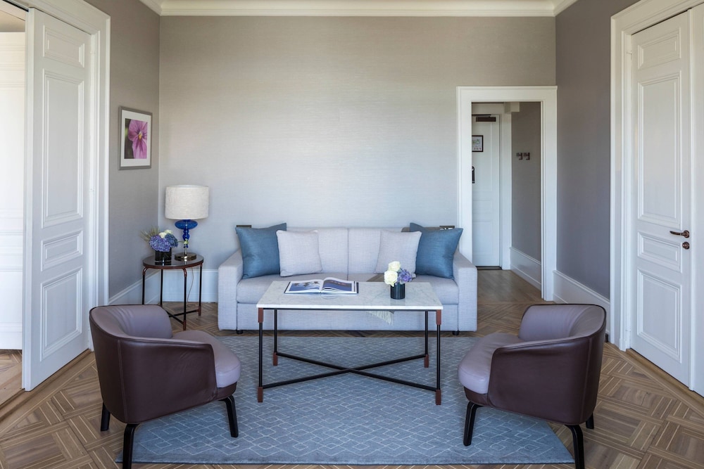 THE RITZ-CARLTON HOTEL DE LA PAIX GENEVA 29/45