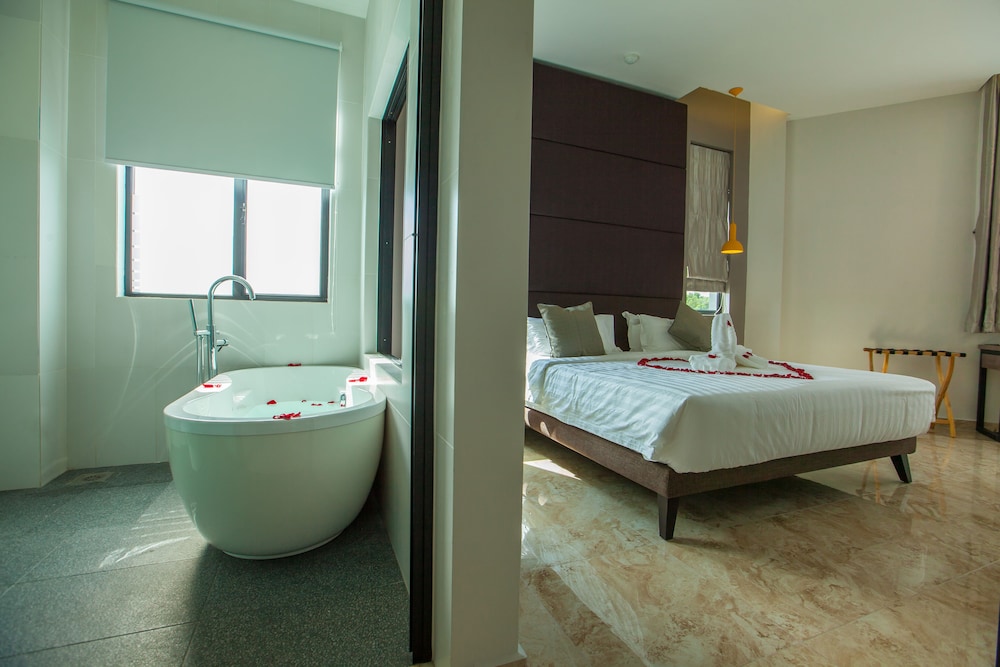 Bzz Hotel 61/61