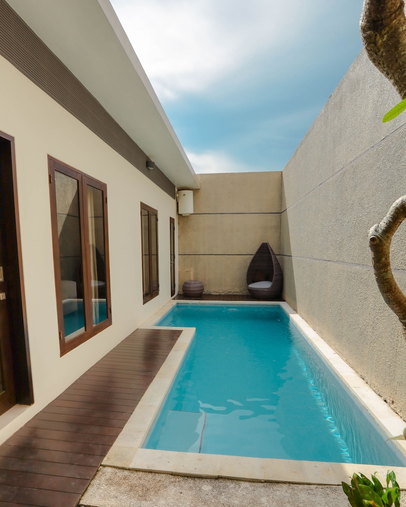 Luxotic Private Villa and Resort 20/50