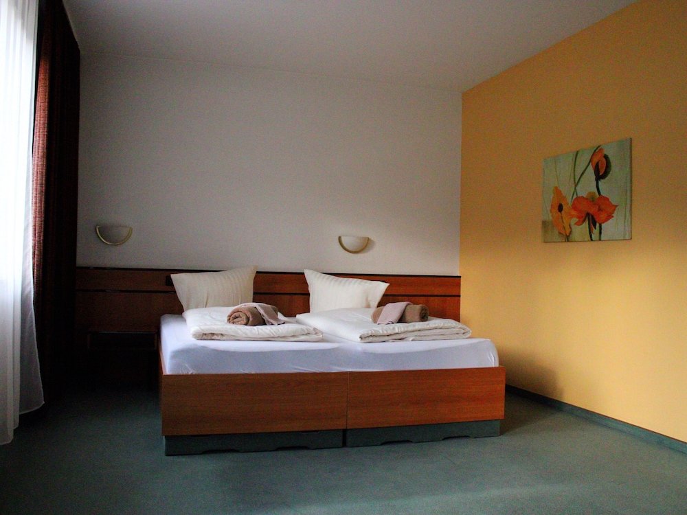 Comfort, King Bed