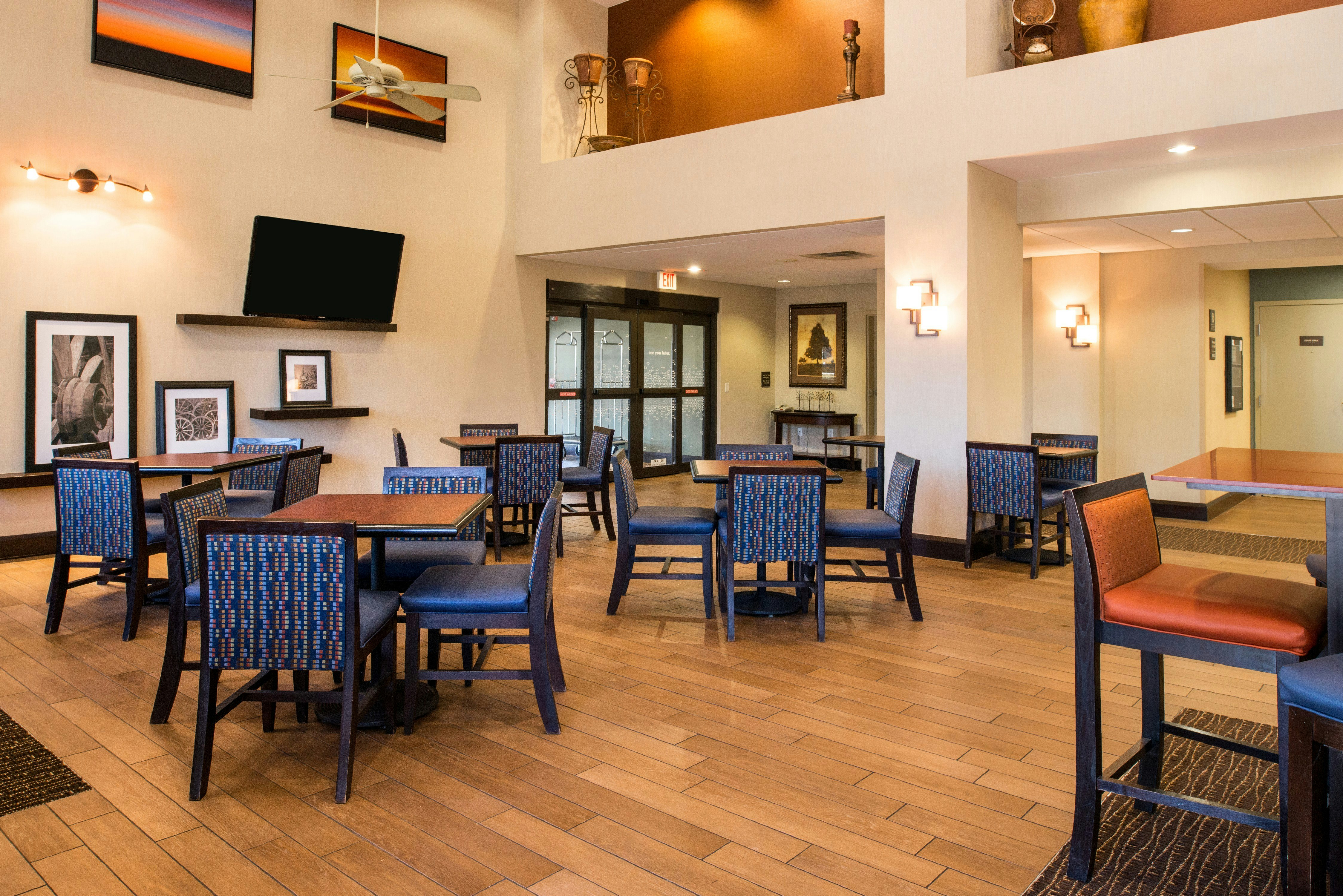 Hampton Inn and Suites Schertz 28/40