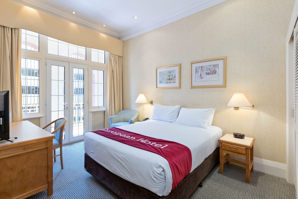 SUPERIOR, QUEEN BED, BALCONY