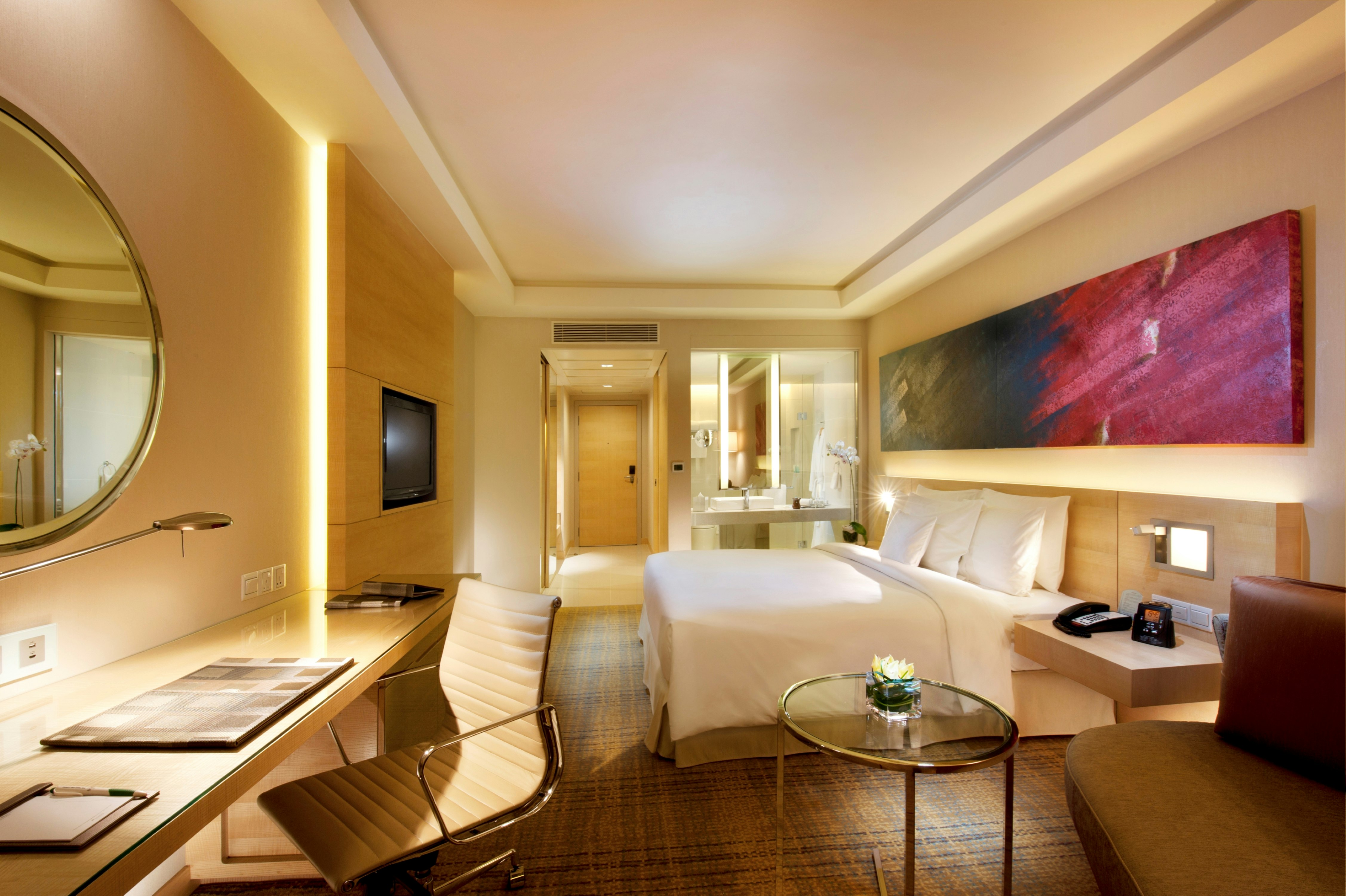غرفة ديلوكس بسرير كينج بإطلالة على الجبل، Doubletree By Hilton Kuala Lumpur 2/4