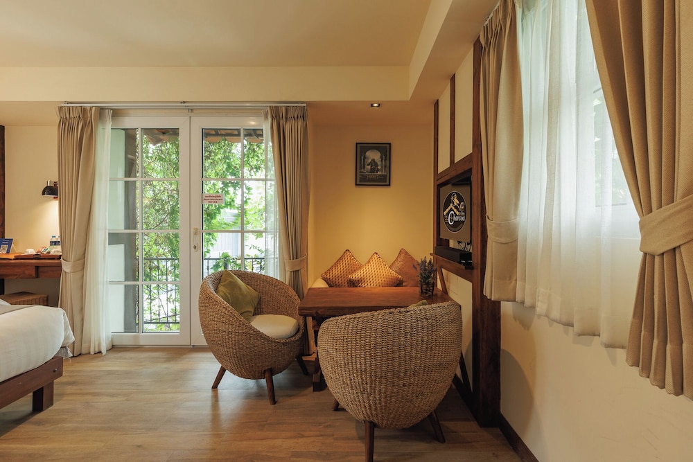 Le Charcoa Hotel 54/74