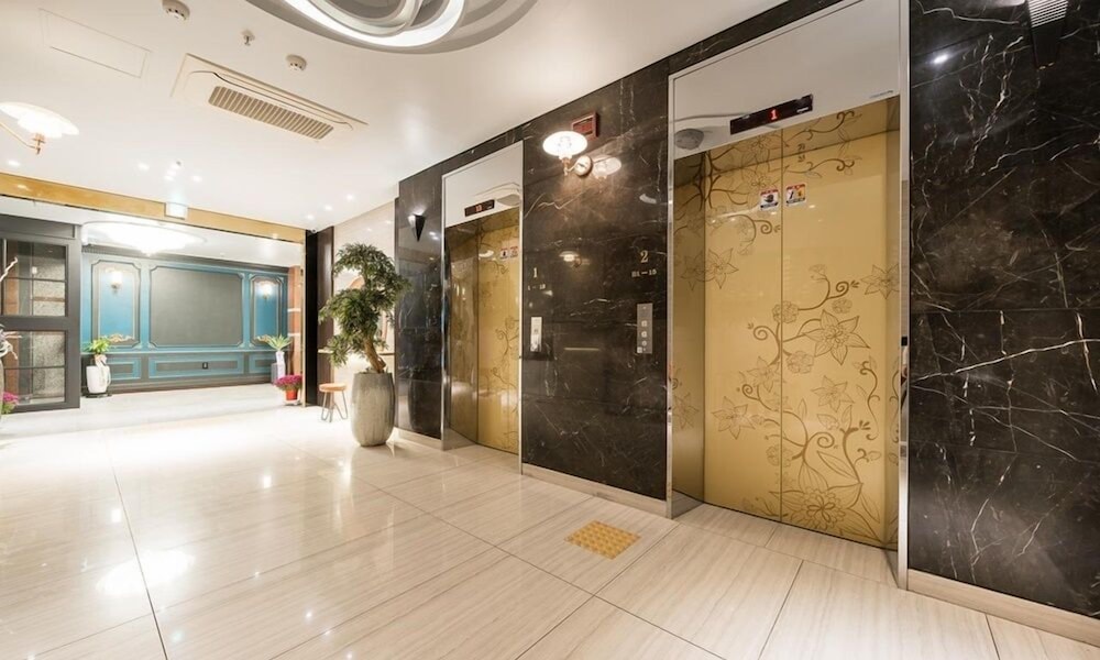 IB Hotel 7/47