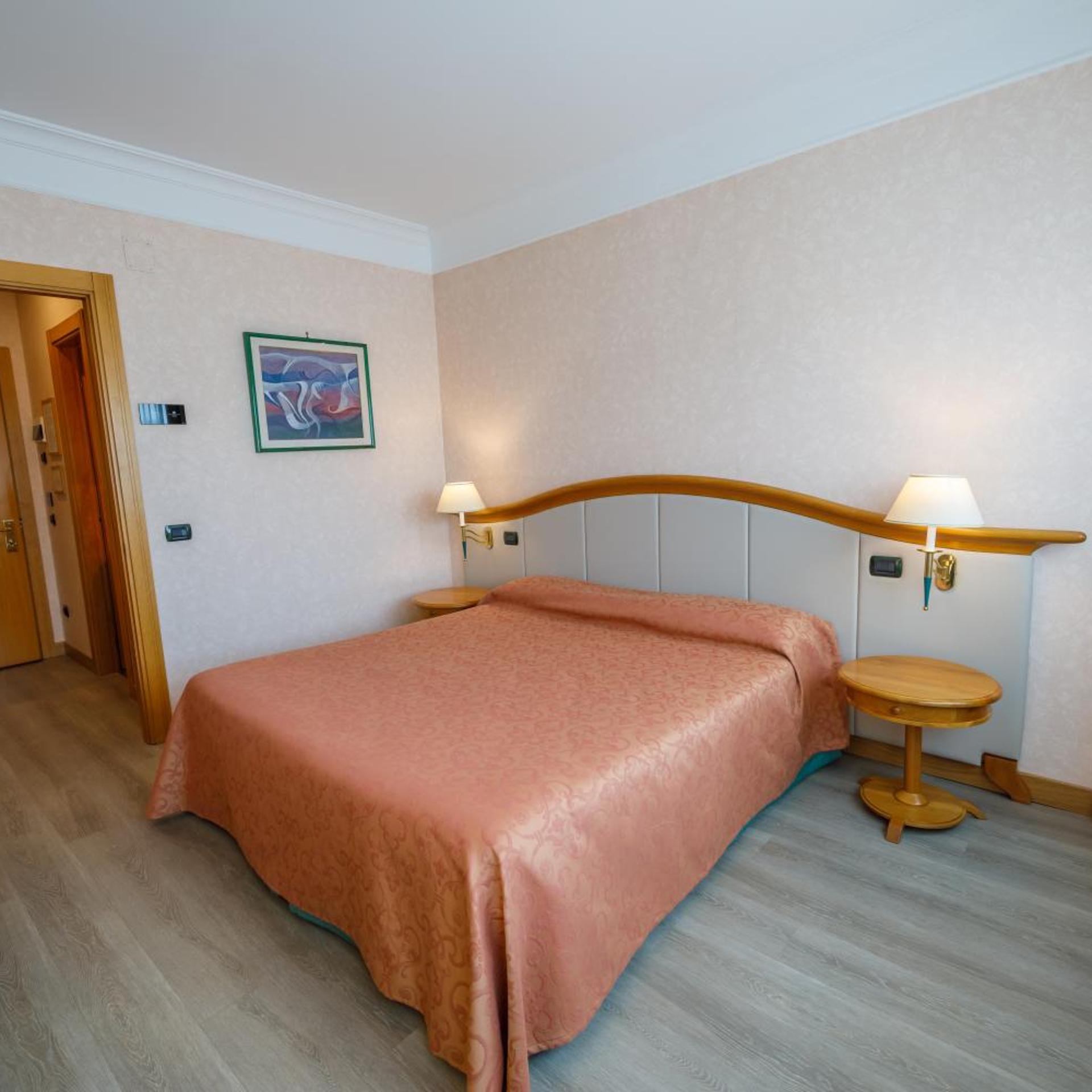 CLASSIC, DOUBLE BED