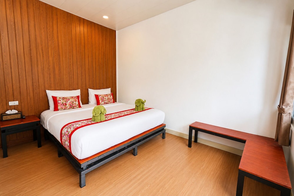 Phi Phi Long Beach Resort & Villa 17/50