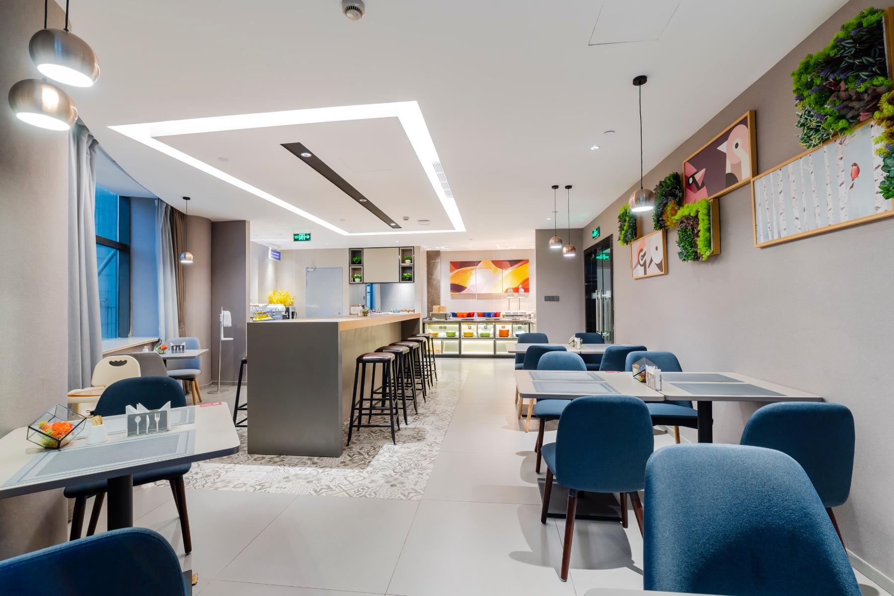 Home Inn Selected (Shanghai Hongqiao Gubei Yaohong Road Metro Station) 47/53