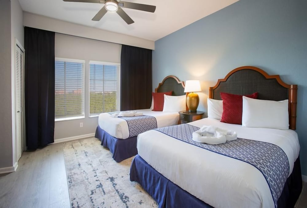 2 BEDROOMS, SIGNATURE, SUITE, POOL VIEW, BALCONY