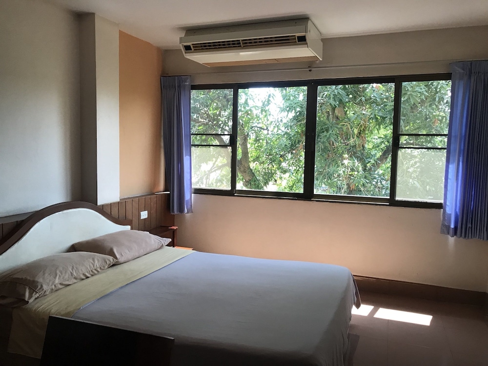 Sirimongkol Hotel 8/18