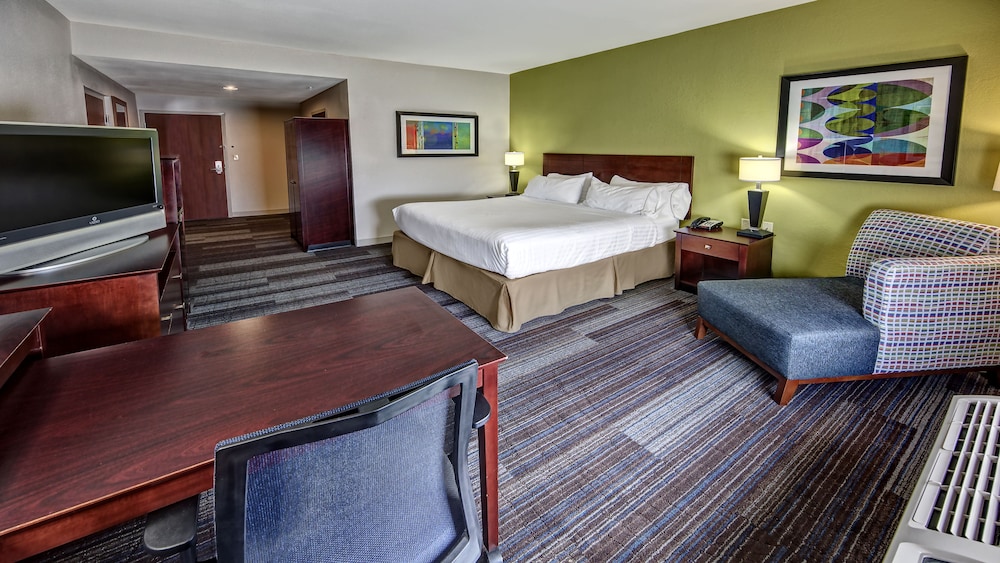 Holiday Inn Express Hotel Suites Cookeville 27/73