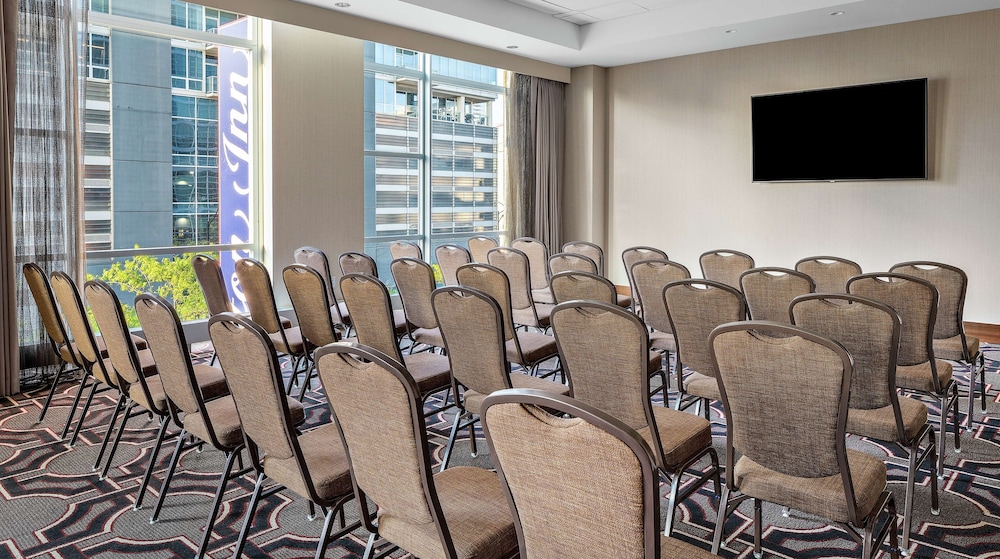Home2 Suites By Hilton Chicago Mccormick Place Il 63/73