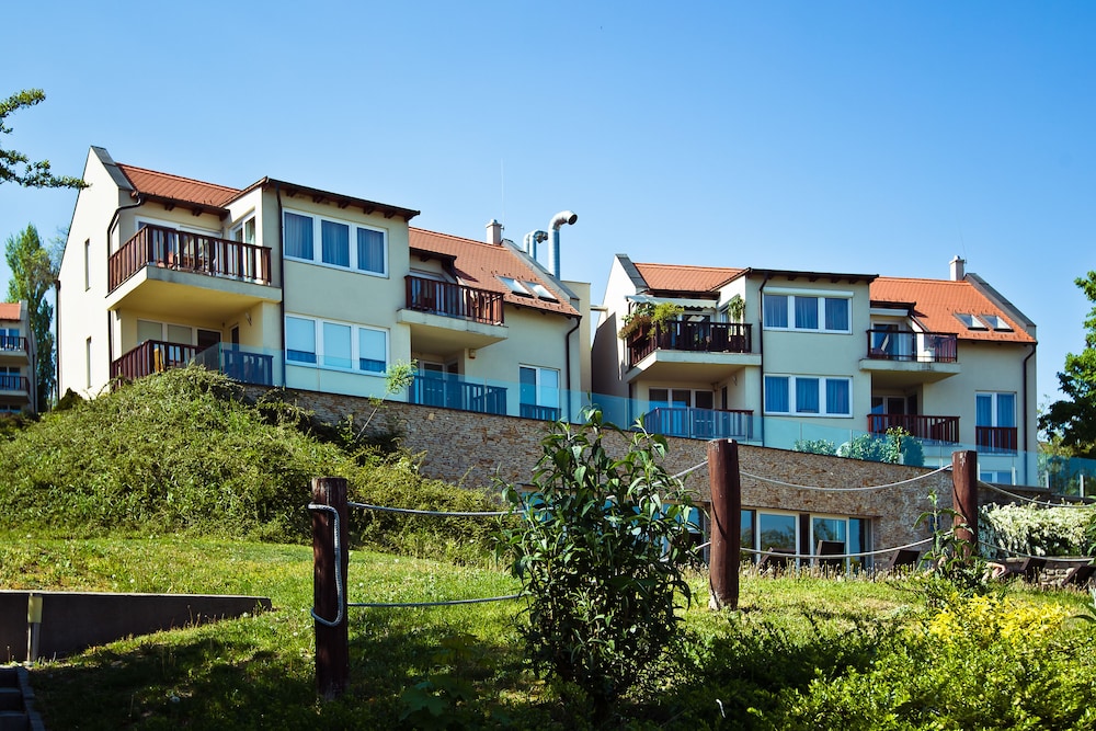 Echo Residence All Suite Hotel 3/50